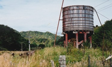 Whanga_water_tank_2.jpg
