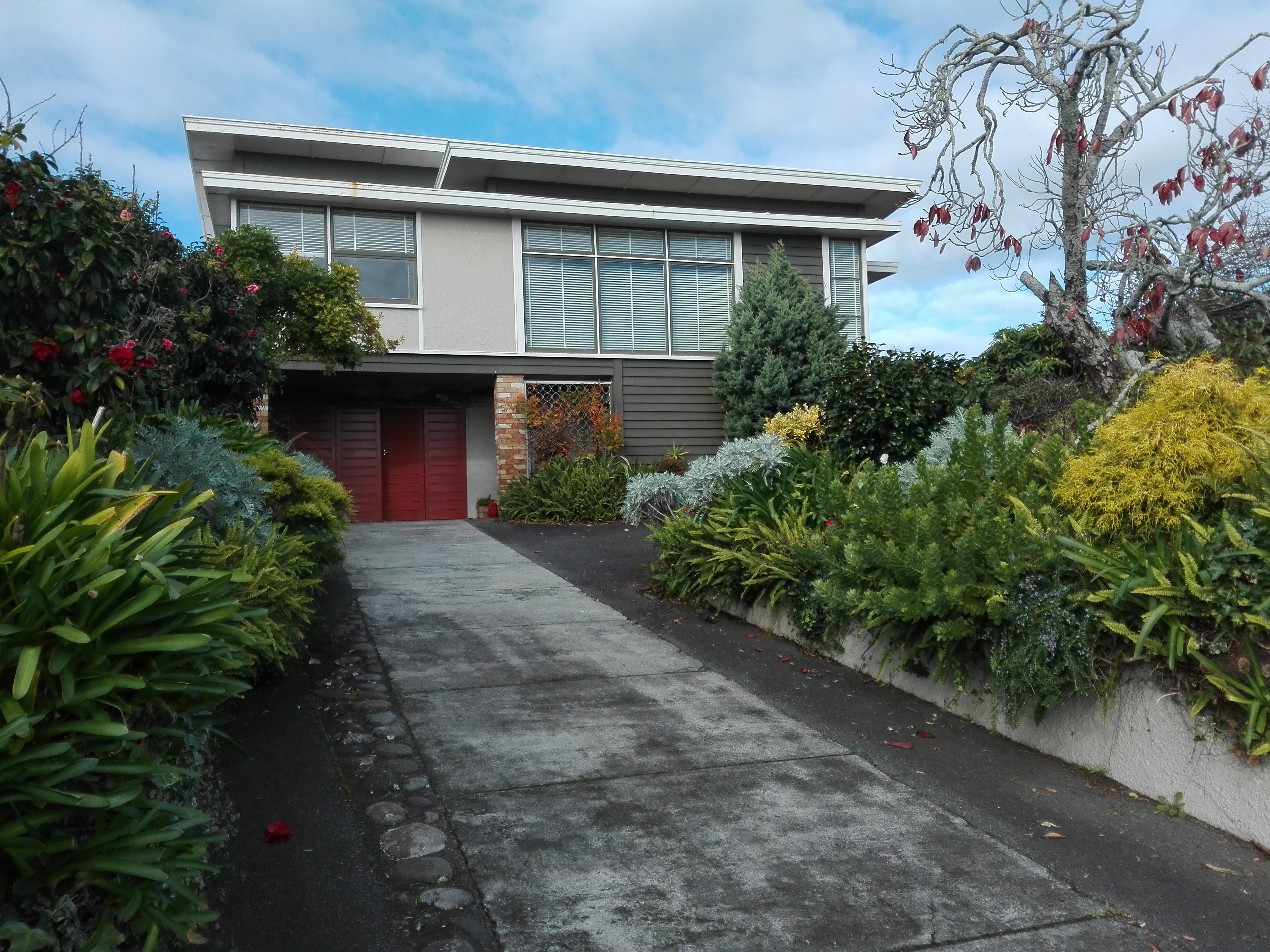 480_Devon_Street_East_2017.jpg