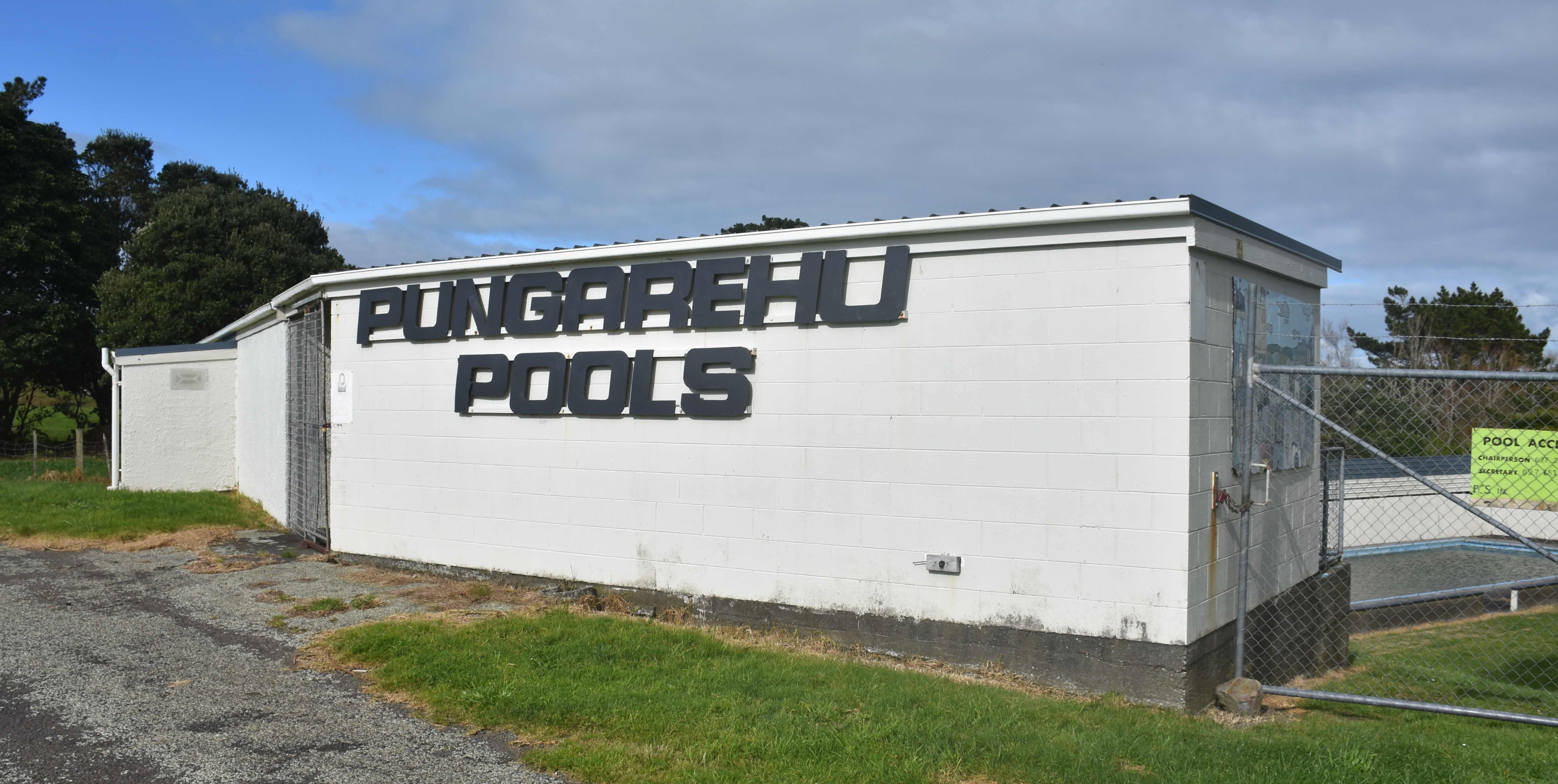 Pungarehu Memorial Baths Entrance